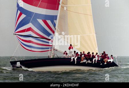 AJAXNETPHOTO. 1ST. AUGUST 1989. WESTERN SOLENT, ENGLAND. - ADMIRAL'S CUP 1989 - 5TH KÜSTENRENNEN - WILL (JAP) - SKIPPER RYOUJI ODA; DESIGN BRUCE FARR. FOTO: JONATHAN EASTLAND/AJAX REF:1331081 252 Stockfoto