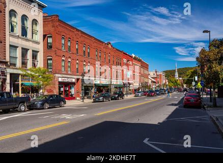 Montpelier, VT - 2. Oktober 2022: Hauptstraße von Montpelier im Herbst Stockfoto