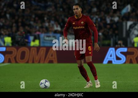 Rom, Italien. 6.. November 2022. Chris Smalling (Roma) in Aktion während der Serie Ein Spiel zwischen AS Roma und SS Lazio im Stadio Olimpico am 06 2022. November in Rom, Italien. (Bild: © Giuseppe Fama/Pacific Press via ZUMA Press Wire) Stockfoto