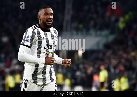 Turin, Italien. 06. November 2022. Gleison Bremer von Juventus FC feiert während des Serie A Fußballspiels zwischen Juventus FC und FC Internazionale. Kredit: Nicolò Campo/Alamy Live Nachrichten Stockfoto