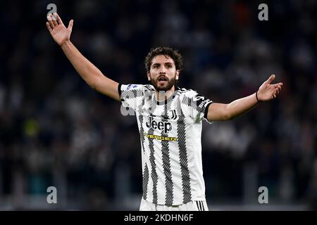 Turin, Italien. 06. November 2022. Manuel Locatelli von Juventus FC zeigt sich während des Fußballspiels der Serie A zwischen Juventus FC und FC Internazionale. Kredit: Nicolò Campo/Alamy Live Nachrichten Stockfoto