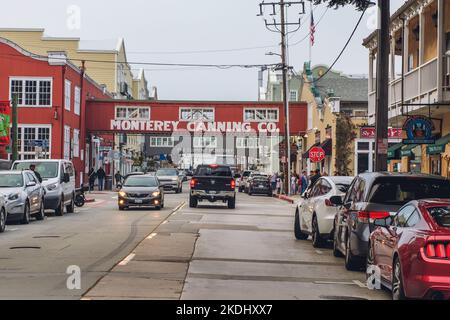 Monterey, Kalifornien, USA - 30. Oktober 2022. Monterey Canning Company in einer historischen Cannery Row, im Stadtzentrum von Monterey, Kalifornien Stockfoto