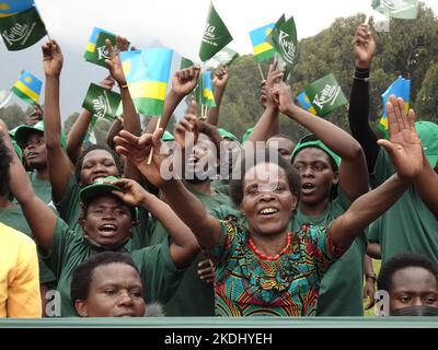 Kinigi, Ruanda 2.. September 2022 die jährliche ruandische Baby-Gorilla-Namenszeremonie 18. ÒKwita IzinaÓ Stockfoto