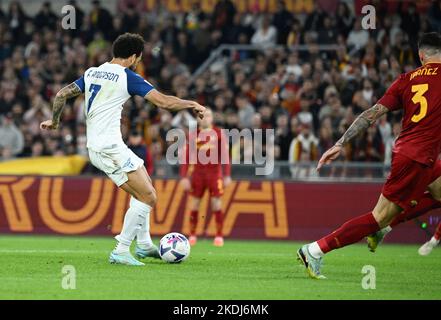 Rom, Italien. 6.. November 2022. Am 6. November 2022 trifft der Lazio-Fußballspieler, F.L. Anderson (L), sein Tor bei einem Fußballspiel der Serie A zwischen Roma und Latium in Rom, Italien. Quelle: Augusto Casasoli/Xinhua/Alamy Live News Stockfoto
