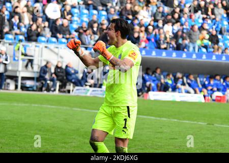 Karlsruher SC 2. Liga locker gegen Holstein Kiel, Verletzung Ambrosius WM-aus BBBank Wildparkstadion Karlsruhe 5 Novem Stockfoto