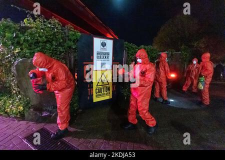 REDAKTIONELLE VERWENDUNG NUR die Phalanx, Figuren, die mit der Nemesis-Achterbahn in den Alton Towers in Staffordshire verbunden sind, beginnen den Prozess der Schließung der Fahrt für eine Umgestaltung bis 2024. Bilddatum: Sonntag, 6. November 2022. Stockfoto