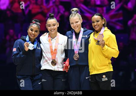 M&S Bank Arena, Liverpool, Großbritannien, 06. November 2022, Bodenmedaillengewinnerin: Goldmedaille GADIROVA Jessica (GBR) Silbermedaille CHILES Jordan (USA) Bronzemedaillen Rebeca Andrade (BRA) und Jade Carey (USA) während der Turn-Weltmeisterschaften - Apparate Damen- und Herrenfinals - Gymnastik Stockfoto
