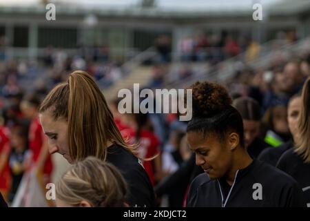 Frankfurt, Deutschland. 06.. November 2022. ; FLYERALARM Frauen-Bundesliga Spiel - Eintracht Frankfurt gegen 1.FC Köln am 06.11.2022 in Frankfurt (Stadion am Brentanobad, Frankfurt, Deutschland) - DFB/DFL-VORSCHRIFTEN VERBIETEN DIE VERWENDUNG VON FOTOS ALS BILDSEQUENZEN UND/ODER QUASI-VIDEO - Credit: Tim Bruenjes/Alamy Credit: Tim Brünjes/Alamy Live News Stockfoto