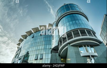 Wien, Österreich - 19. August 2022: Haas Haus am Stephansplatz. Stockfoto