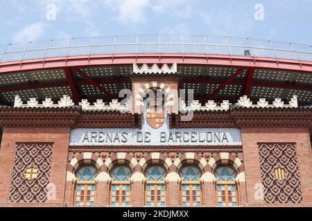 Barcelona, Spanien - 18. Juli 2013: Arenas de Barcelona Gebäude. Das Gebäude wurde 2011 als Einkaufszentrum Arenas de Barcelona wiedereröffnet Stockfoto