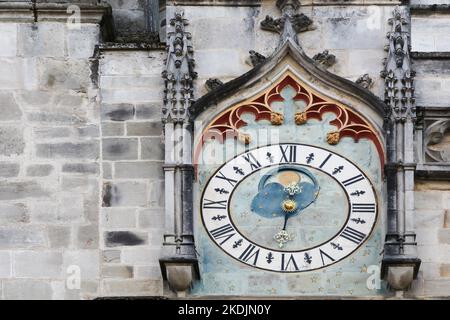 Uhr der Kathedrale Saint Lazare in Autun, Burgund, Frankreich Stockfoto