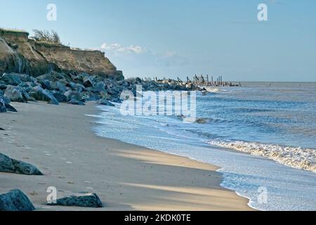 Küstenerosion an der nördlichen Norfolkküste Englands Stockfoto