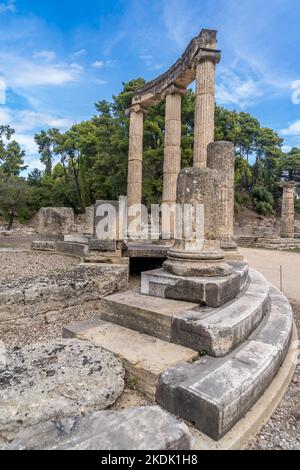 Blick aus der Vogelperspektive auf den Archäologiepark Olympia in Griechenland, wo die antiken Olympischen Spiele stattfanden Stockfoto