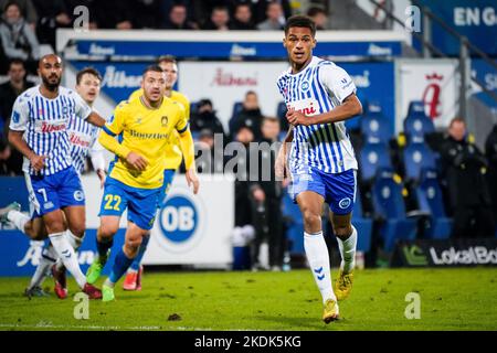 Odense, Dänemark. 06.. November 2022. Charly Horneman (21) von ob beim Superliga-Spiel 3F zwischen Odense Boldklub und Broendby IF im Nature Energy Park in Odense. (Foto: Gonzales Photo/Alamy Live News Stockfoto