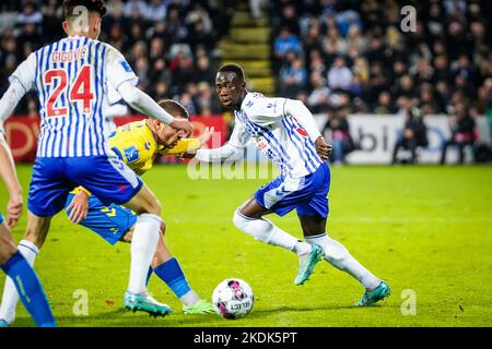 Odense, Dänemark. 06.. November 2022. Yankuba Minteh (30) von ob, gesehen während des Superliga-Spiels 3F zwischen Odense Boldklub und Broendby IF im Nature Energy Park in Odense. (Foto: Gonzales Photo/Alamy Live News Stockfoto