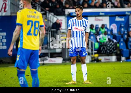 Odense, Dänemark. 06.. November 2022. Charly Horneman (21) von ob beim Superliga-Spiel 3F zwischen Odense Boldklub und Broendby IF im Nature Energy Park in Odense. (Foto: Gonzales Photo/Alamy Live News Stockfoto