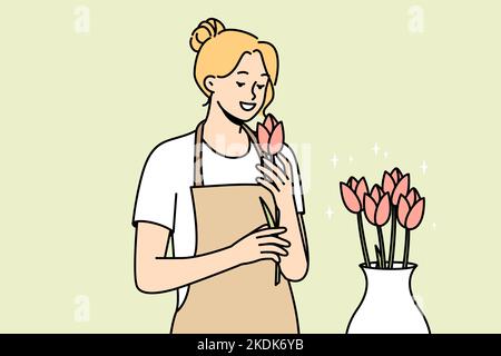 Lächelnde Frau auf der Schürze mit Blumen im Laden. Glückliche weibliche Floristin, die mit Rosen Komposition im Blumengeschäft arbeitet. Vektorgrafik. Stock Vektor
