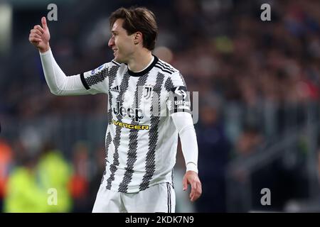 Turin, Italien. 06.. November 2022. Federico Chiesa von Juventus FC Gesten während des Fußballspiels der Serie A zwischen Juventus FC und FC Internazionale am 6. November 2022 in Turin, Italien. Quelle: Marco Canoniero/Alamy Live News Stockfoto