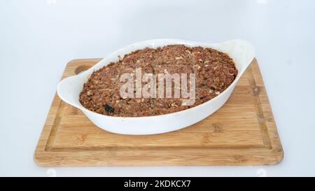 Gebackenes Kibbeh, Kibbeh bil sanieh, traditionelle libanesische Küche Stockfoto