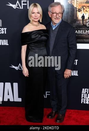 HOLLYWOOD, LOS ANGELES, KALIFORNIEN, USA - 06. NOVEMBER: Michelle Williams und Steven Spielberg kommen zum AFI Fest 2022 - Closing Night Special Screening of Universal Pictures' 'The Fabelmans', das am 6. November 2022 im TCL Chinese Theatre IMAX in Hollywood, Los Angeles, Kalifornien, USA, stattfand. (Foto von Xavier Collin/Image Press Agency) Stockfoto