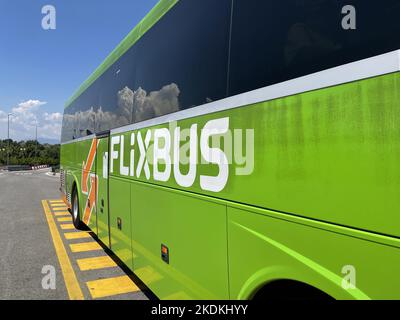 FlixBus, ein deutsches außerstädtisches Busunternehmen, das kostengünstige Transportdienstleistungen in ganz Europa anbietet. Italien Stockfoto