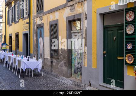 Blick auf die Straße um Funchal, Madeira, Portugal. Stockfoto