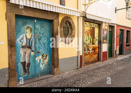 Blick auf die Straße um Funchal, Madeira, Portugal. Stockfoto