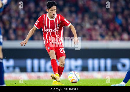 Freiburg Im Breisgau, Deutschland. 06.. November 2022. Fußball: Bundesliga, SC Freiburg - 1. FC Köln, Matchday 13, Europa-Park Stadion. Freiburgs Woo-yeong Jeong in Aktion. Kredit: Tom Weller/dpa - WICHTIGER HINWEIS: Gemäß den Anforderungen der DFL Deutsche Fußball Liga und des DFB Deutscher Fußball-Bund ist es untersagt, im Stadion und/oder vom Spiel aufgenommene Fotos in Form von Sequenzbildern und/oder videoähnlichen Fotoserien zu verwenden oder zu verwenden./dpa/Alamy Live News Stockfoto