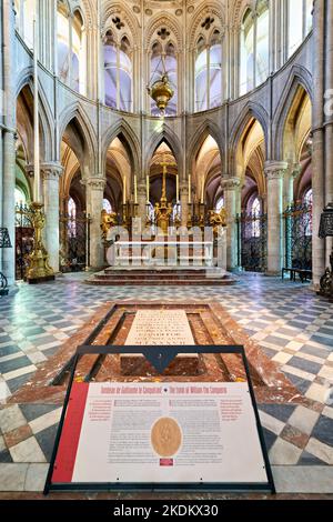 Das Grab von Wilhelm dem Eroberer in der Abtei von Saint-Étienne, auch bekannt als Abbaye aux hommes ("Männerabtei"), ist ein ehemaliges Benediktinerkloster in Stockfoto