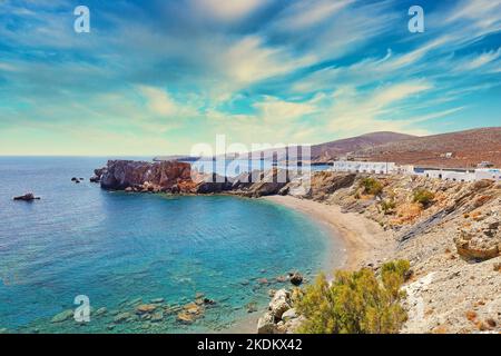 Der Sandstrand Vardia in Folegandros Insel, Griechenland Stockfoto