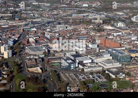 Luftaufnahme des Stadtzentrums von Doncaster aus dem Süden nach Norden, South Yorkshire Stockfoto