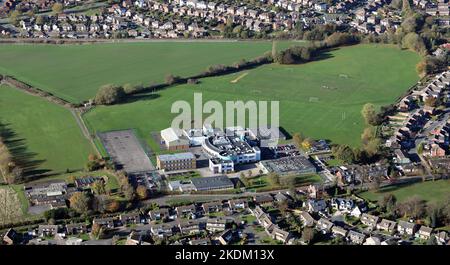 Luftaufnahme der Carleton High School, einer weiterführenden Schule in Pontefract, West Yorkshire Stockfoto