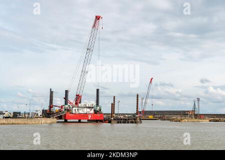 RCP-250 Modular Self Elevating Platform in Outer Harbour Lowestoft suffolk 2022 Stockfoto