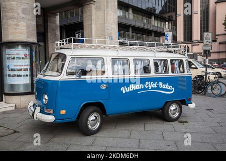 Volkswagen T2 der Vulkan-Eifel-Bahn, VW van, genannt Bulli, Köln, Deutschland. Volkswagen T2 der Vulkan-Eifel-Bahn Eisenbahngesellsch Stockfoto