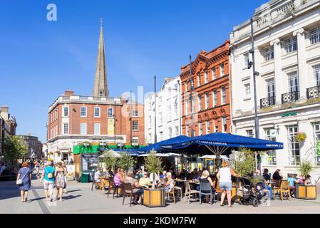 Hereford High Town Einkaufszentrum mit My Coffee Corner ein High Town Kaffeewagen am Marktplatz Hereford Herefordshire England GB Europa Stockfoto