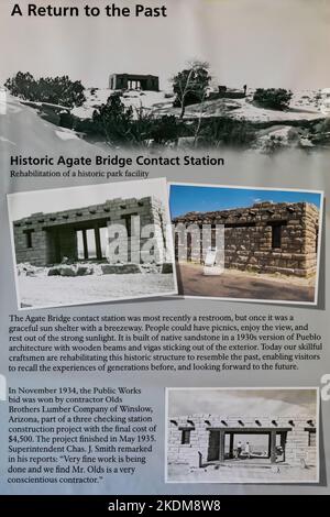 Interpretationsschild über die historische Achate Bridge Kontaktstation im Petrified Forest National Park, Arizona, USA Stockfoto