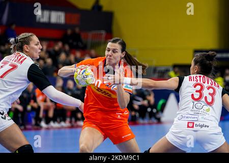 SKOPJE, MAZEDONIEN - 7. NOVEMBER: Inger Smits der Niederlande während der Vorrunde - EHF EURO 2022 Spiel zwischen Nord-Mazedonien und den Niederlanden in der Arena Boris Trajkovski am 7. November 2022 in Skopje, Mazedonien (Foto: Henk Seppen/Orange Picts) Stockfoto