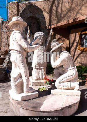 El Santuario de Chimayo im Norden von New Mexico gilt während der Karwoche als wichtiger Wallfahrtsort Stockfoto