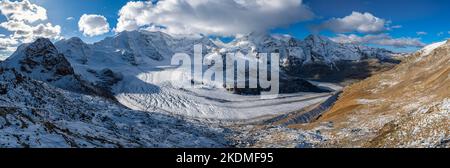 Herrlicher Panoramablick auf den Morteratschgletscher in der Schweiz Stockfoto