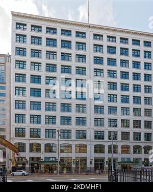 Das Gebäude Halle (ursprünglich Pope Building) wurde in drei Stufen gebaut: 1910, 1914 und 1949. (Fassade der Euclid Avenue) Stockfoto