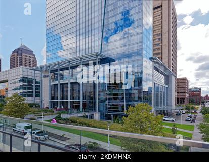 Das Hilton Cleveland Downtown mit 600 Zimmern ist mit dem Huntington Convention Center und dem Global Center for Health Innovation (Medical Mart) verbunden. Stockfoto