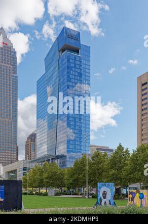 Das Hilton Cleveland Downtown mit 600 Zimmern ist mit dem Huntington Convention Center und dem Global Center for Health Innovation (Medical Mart) verbunden. Stockfoto