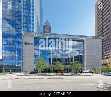 Das Hilton Cleveland Downtown mit 600 Zimmern ist mit dem Huntington Convention Center und dem Global Center for Health Innovation (Medical Mart) verbunden. Stockfoto