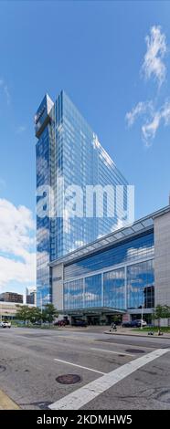 Das Hilton Cleveland Downtown mit 600 Zimmern ist mit dem Huntington Convention Center und dem Global Center for Health Innovation (Medical Mart) verbunden. Stockfoto