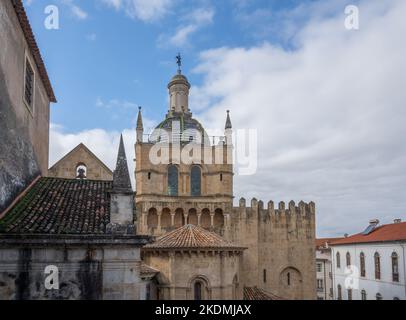 Alte Kathedrale von Coimbra (SE Velha) - Coimbra, Portugal Stockfoto