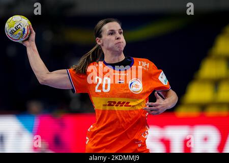 SKOPJE, MAZEDONIEN - 7. NOVEMBER: Inger Smits der Niederlande während der Vorrunde - EHF EURO 2022 Spiel zwischen Nord-Mazedonien und den Niederlanden in der Arena Boris Trajkovski am 7. November 2022 in Skopje, Mazedonien (Foto: Henk Seppen/Orange Picts) Stockfoto