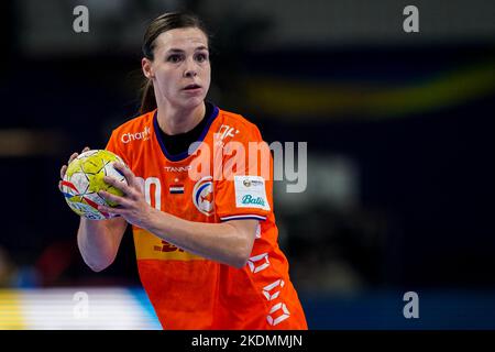 SKOPJE, MAZEDONIEN - 7. NOVEMBER: Inger Smits der Niederlande während der Vorrunde - EHF EURO 2022 Spiel zwischen Nord-Mazedonien und den Niederlanden in der Arena Boris Trajkovski am 7. November 2022 in Skopje, Mazedonien (Foto: Henk Seppen/Orange Picts) Stockfoto