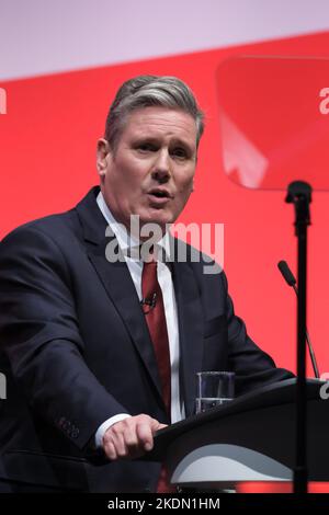 Keir Starmer, Oppositionsführer, hält seine Keynote-Rede vor der Konferenz am 3. Tag. Fotografiert während der Herbstkonferenz der Labour Party, die am Dienstag, 27. September 2022, im ACC Liverpool, Liverpool stattfand. Bild von Julie Edwards. Stockfoto