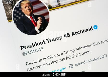 Die archivierte twitter-Profilseite des 45.. Präsidenten der Vereinigten Staaten von Amerika, Donald Trump. Twitter hat Trump wegen Anstiftung zur Gewalt verboten Stockfoto