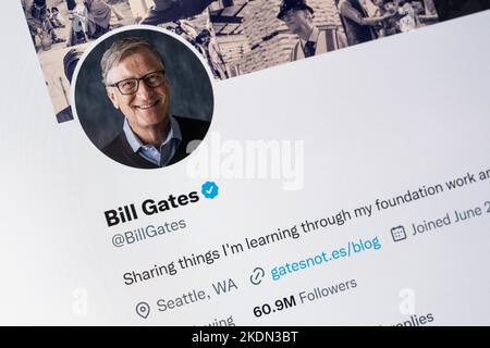 Twitter-Profilseite für William (Bill) Henry Gates III, einen amerikanischen Wirtschaftsmagnaten, Softwareentwickler, Investor, Autor und Philanthropen Stockfoto